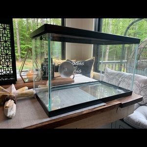 Glass tank for fish, hamsters, etc.